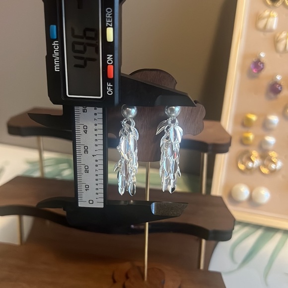 Wheat-Inspired Gray Pearl Tassel Drop Earrings - Picture 6 of 7